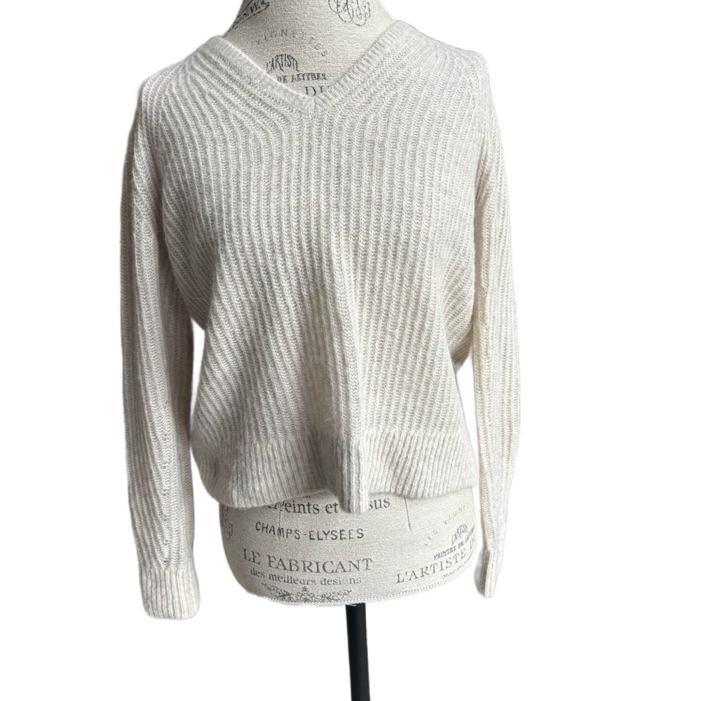 Everlane Cream Alpaca Wool V-Neck Sweater, Small